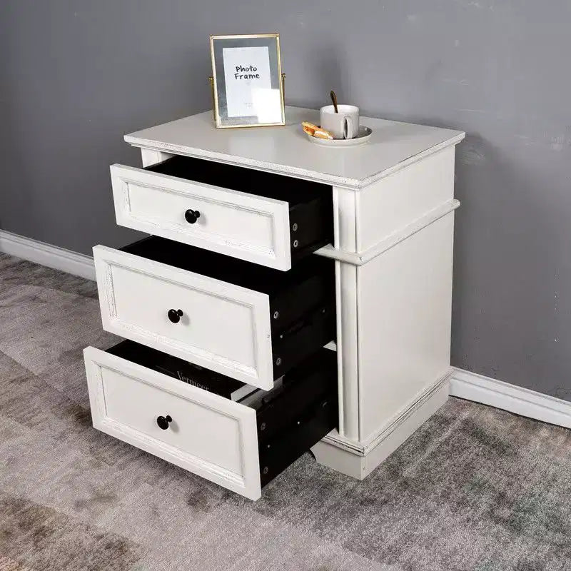 Table de chevet en bois massif de 24,02 po de l. avec 3 tiroirs et 2 ports USB