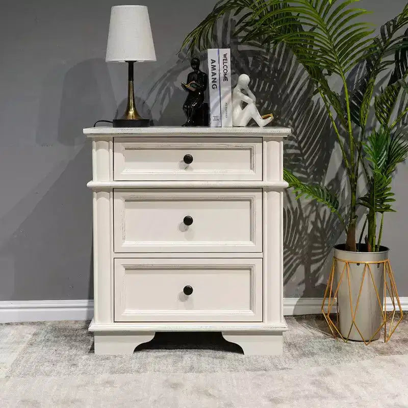 Table de chevet en bois massif de 24,02 po de l. avec 3 tiroirs et 2 ports USB