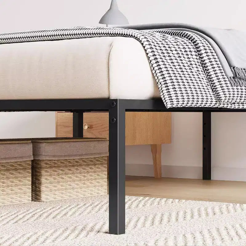 Cadre de lit double en métal, plateforme de 40,6 cm de haut, support robuste de 453,6 kg, pas besoin de sommier, espace de rangement, lattes en acier solides, noir