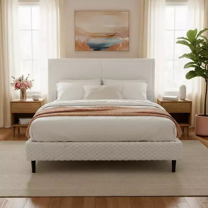 Cadre de lit en peluche blanche avec dossier moelleux à double zone, bords arrondis et support stable et silencieux pour chambres douillettes, Grand lit